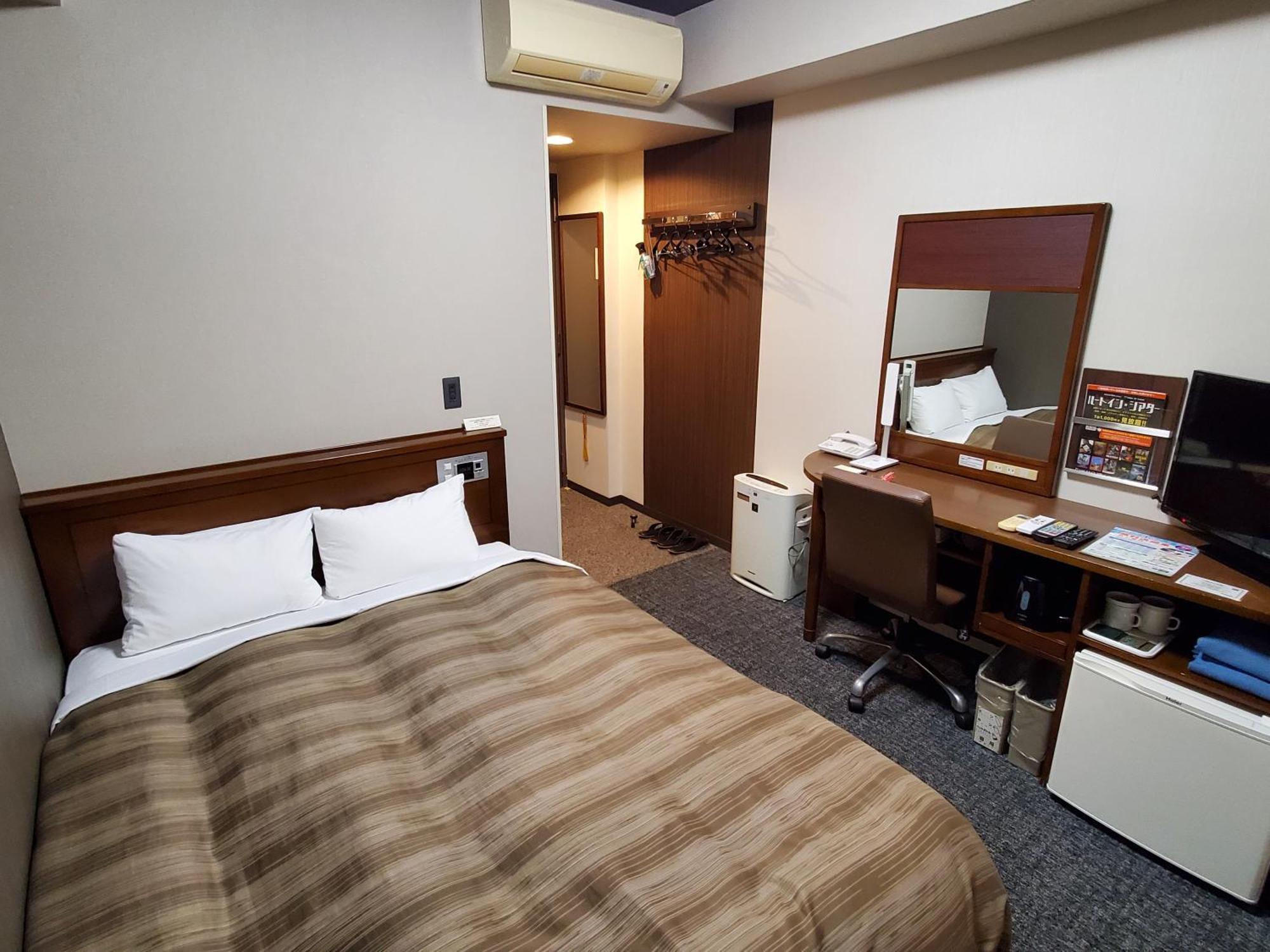 Hotel Route-Inn Dai-Ni Kameyama Inter Kültér fotó